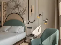 Vincci Maritimo Hotels near Metro Station