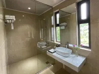 Phoenix Minh Chau Hotel Hotels in Van Don