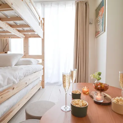 Ohori 6min｜Tenjin 4min｜5p Stay｜Bunk Bed & Movie-Rm 403 Отели рядом с достопримечательностью «Парк Ухори»