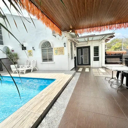 H&H 1 by H&H Leisure Guest House