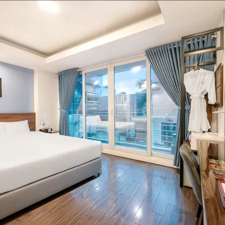 A25 Hotel - 46 Chau Long Отели рядом с достопримечательностью «Озеро Truc Back»