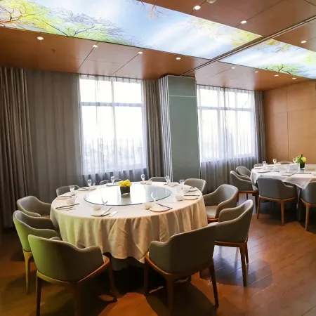 Qianzhou Yijia Hotel