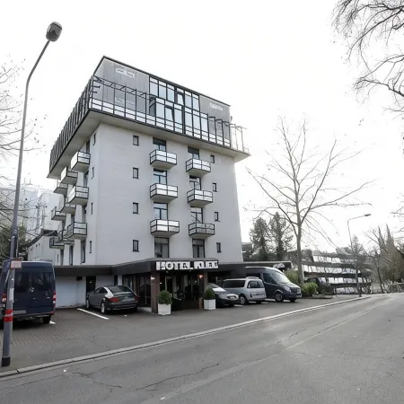 Trip Inn Klee am Park Wiesbaden Отели рядом с достопримечательностью «Стадион «Брита-Арена»»