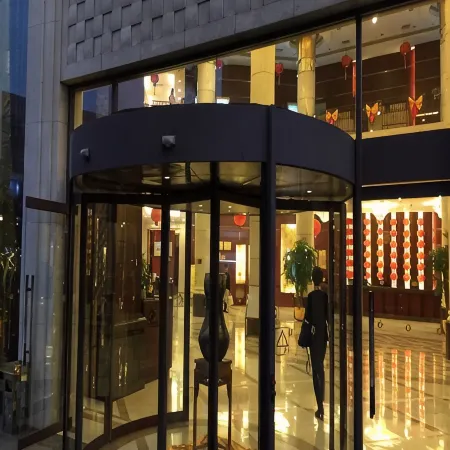 White Dolphin Hotel