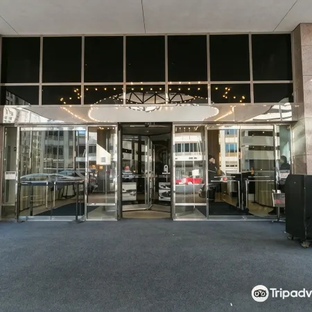 Hilton Indianapolis Hotel & Suites