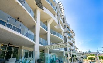 Waters Edge Apartment