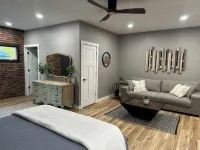 Cozy studio with WiFi and AC in enjoyable Fort Wayne. - Homestays