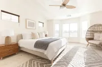 Flower Street House: Pool, Spa, Golf! - Homestays