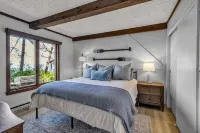 *HOT TUB * Lake Front | Near Olcott Beach | King Bed - 4-Star