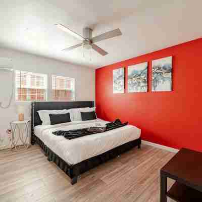 NEW Montrose Gem! Central to Downtown HTX, NRG, & the Museum District. Rooms