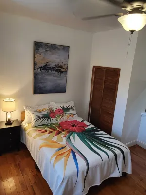 Reservoir Hill Mansion - Charming 4-bedroom house w/ 3 full bathrooms - Bungalow