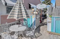 Historic Beach Cottage Steps from Beach. Pet Friendly! Sleeps 5