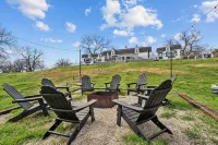 Charming Brazos River Front Cottage perfect for Stargazing, Tranquil and Private - Boutique