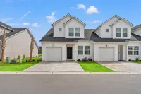 Central location Modern Lakefront 2 king-Suite 3 Bedroom 3 Full Bathroom - Wifi