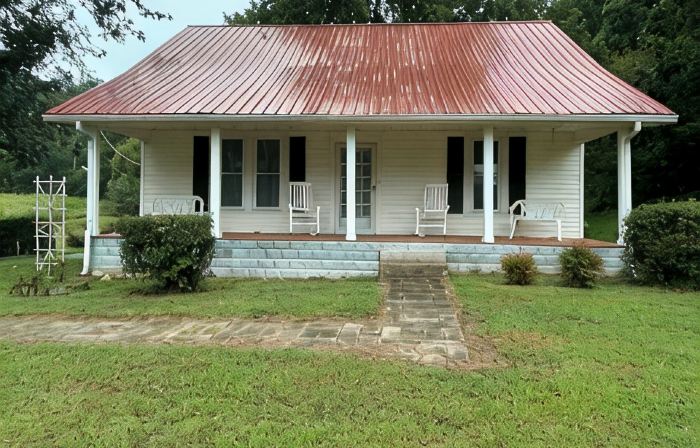 Near I-65-Quiet Country Escape at Indian Creek Farmhouse
