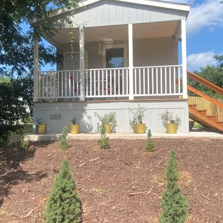 New Cozy 1 Bedroom/Bath Place Only 5 Minutes to Granbury’s Historic Square/Lake