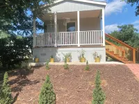 New Cozy 1 Bedroom/Bath Place Only 5 Minutes to Granbury’s Historic Square/Lake