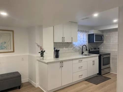 Cozy Suite-Close to Pickering Casino Resort, dog parks, and waterfront Trail - Wifi