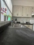 Boho 3-bedroom apt with fully supplied kitchen, WiFi, AC - Oldest Home in Oswego