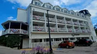 Roosevelt Inn Mount Rushmore