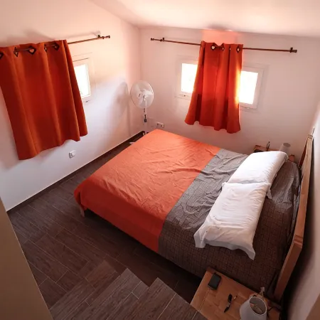 Quiet apartment surrounded by nature ideal for enjoying the South of Corsica Hotels in Figari