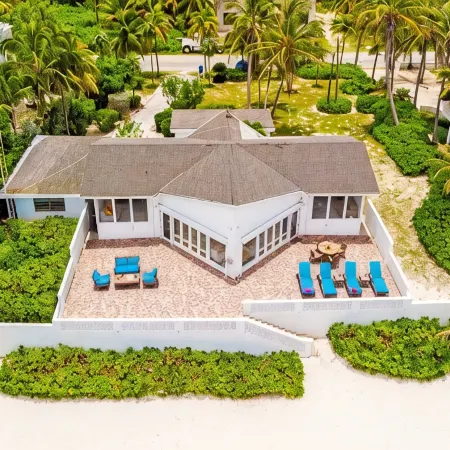 Moon Glow DREAMY 2BR OCEANFRONT VILLA WITH PRIVATE BEACH, Kayak, Snorkeling