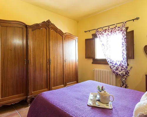 charming house in the middle of nature with pool .Ideal couples. Hotels in Comarca Norte