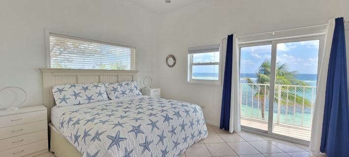 Ocean/Beachfront - stunning views! Seabreeze Villas Hotels in Bodden Town