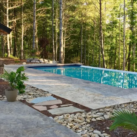 Lake James Country-style House - Deep Cove, Pool, Screen Porch, Kayaks & SUP!
