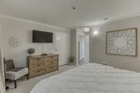 Oceanfront 3rd floor Balcony 2 blocks to Turnaround-Work Remotely - balcony