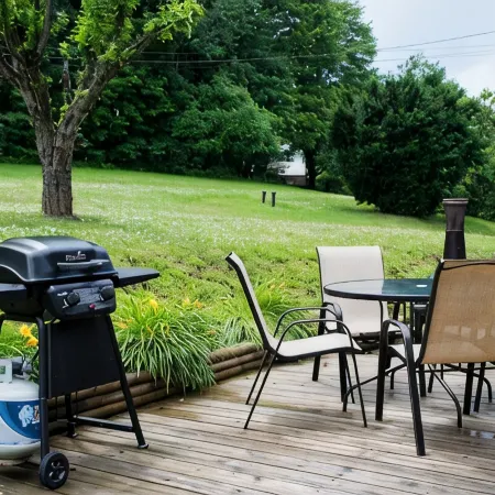 Charming 2 bedroom home in the heart of elk country.