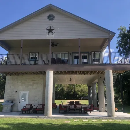 Family Getaway - LBJ Waterfront - Beautiful Lake Views - Game Room - Boat Dock