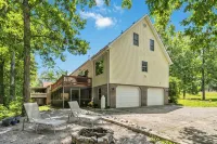 Welcome to Gallery on the South Fork – A Lake Lover’s Dream - 4 stjerner