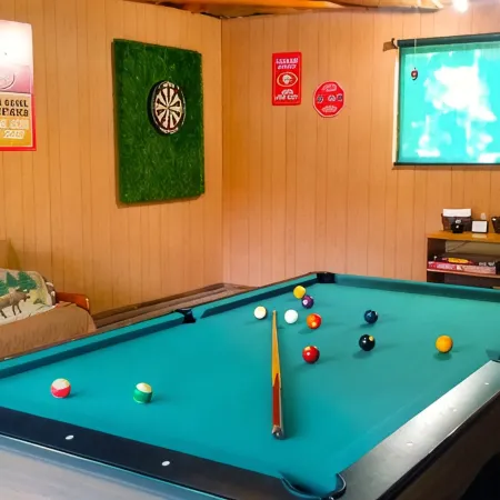 Summer Vacation Rental Lake Almanor Country Club. Gameroom, Sleeps 10. Spacious
