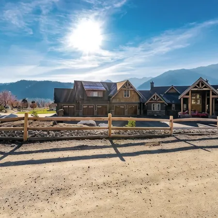 Leavenworth Chalet - 5 min to downtown ~ Amazing views of the Cascades!
