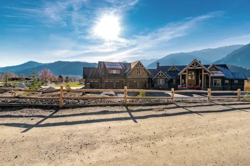 Leavenworth Chalet - 5 min to downtown ~ Amazing views of the Cascades!