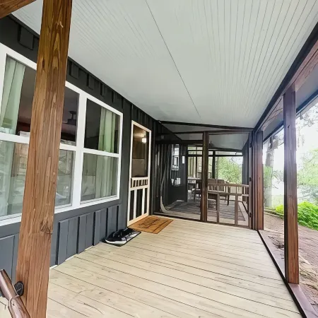 Cameron's Cottage at The Lake
