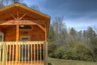 Peaceful & Romantic Log Cabin w/Hot Tub+Fireplace+Wi-Fi - Alphydda