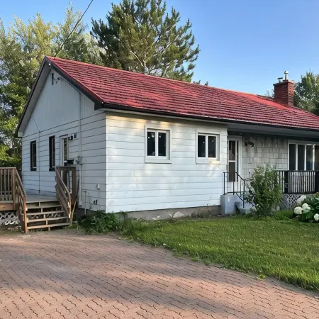 South End Bungalow - 5 full bedrooms