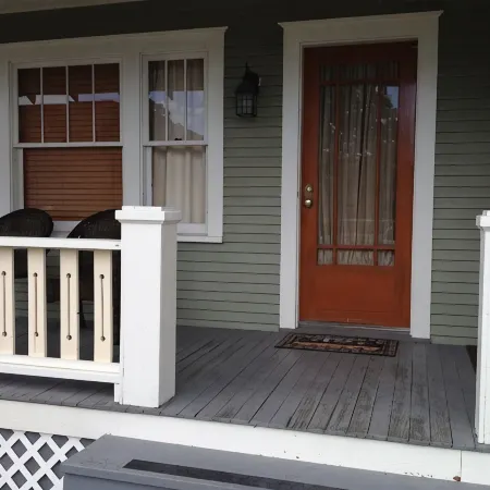 Papa Bear Cottage (Downtown Cody)