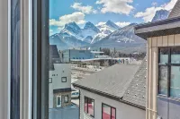 Mountain View Townhouse, Private Garage + Patio + Central AC - บังกะโล