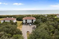 Scenic Caswell Beach! 3 Mins to Beach & Pool. Clean + Conveniently Located - Wi-Fi