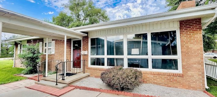 Sunflower Retreat Hotels in Reno County