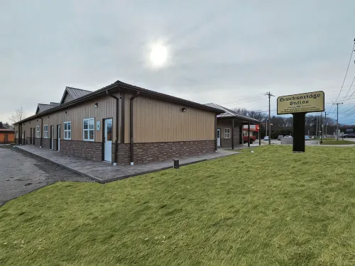 Breckenridge Suites #1 - Charming 1-Bedroom Suite near Grove City Memorial Park - 3-Star