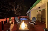Large recently remodeled home close to Yosemite.  Hot tub, EV, Game room. - Boutique