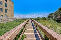 Beautifully Remodeled Townhouse Steps from the Shore – Pool & Garage Included