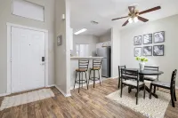 Private Backyard + Deck - Near DFW + Toyota Music - Homestays