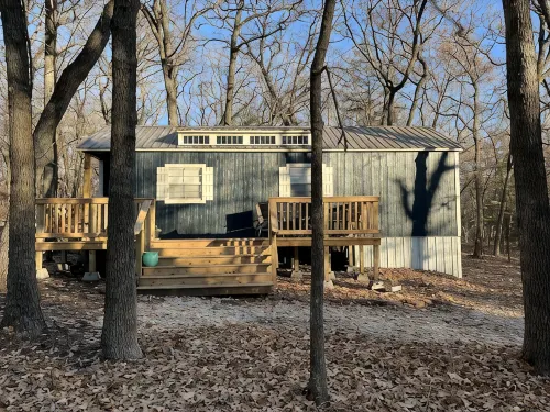Remote Cabin Hideaway in the woods close to the lake, walking trails, and casino - 3-Star
