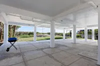 Private Beachfront House - 4-Star