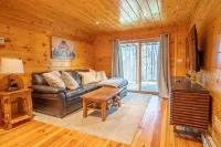 Beautiful private rustic log cabin, pool, hot tub - 3つ星